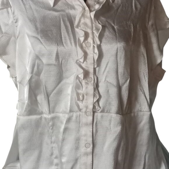 Notations Women's Plus Size 2X Ivory Ruffled Short Sleeve Blouse - Picture 2 of 6
